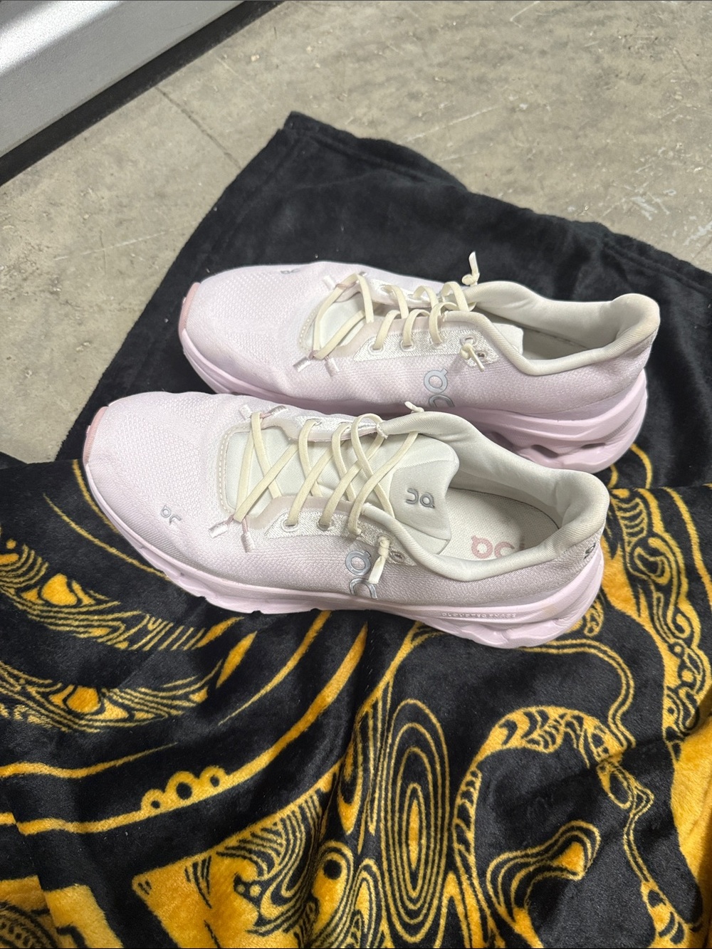 On Running Women’s Lightweight Lace-Up Sneakers in Pale Pink